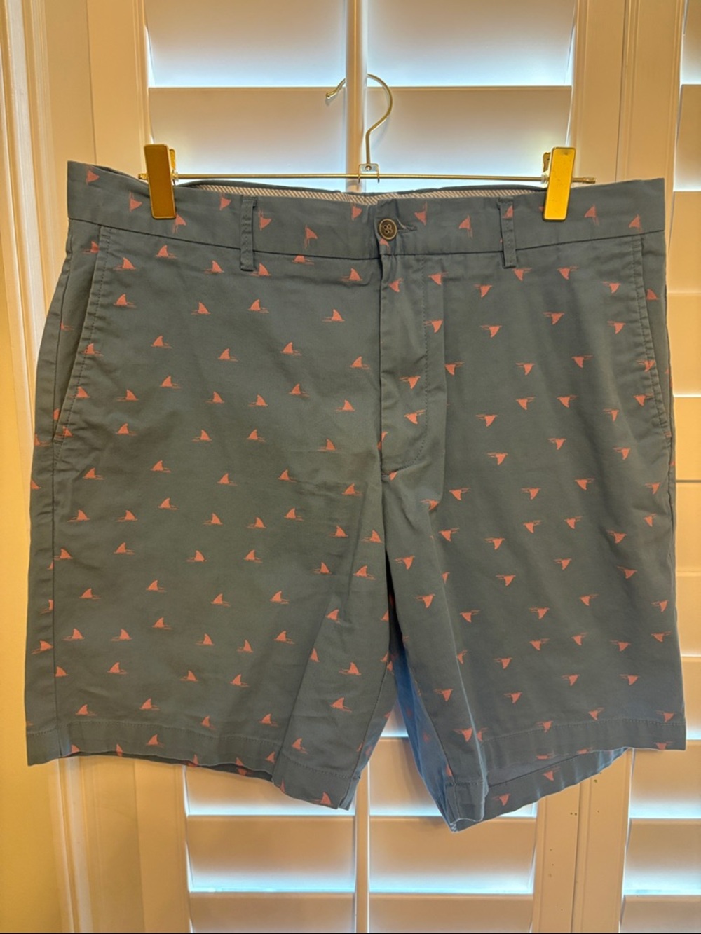 PETER MILLAR SHARK FIN SHORTS - size 34